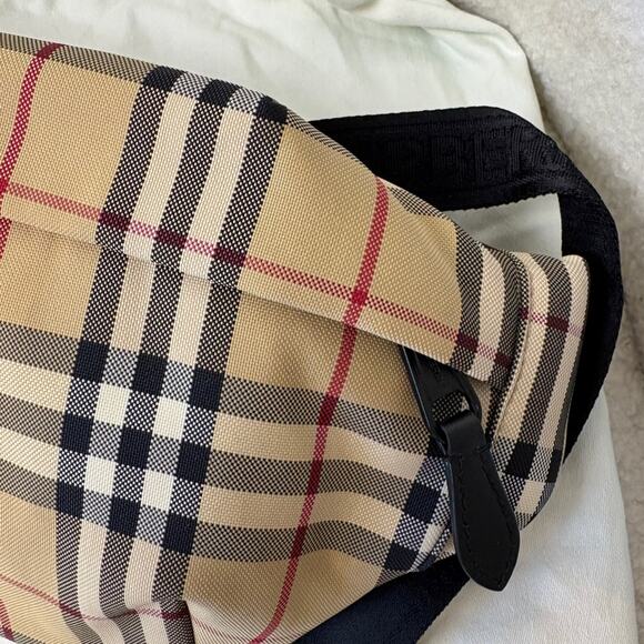 Burberry Beige and Black Plaid Bum Bag Unisex NWT - Picture 2 of 10